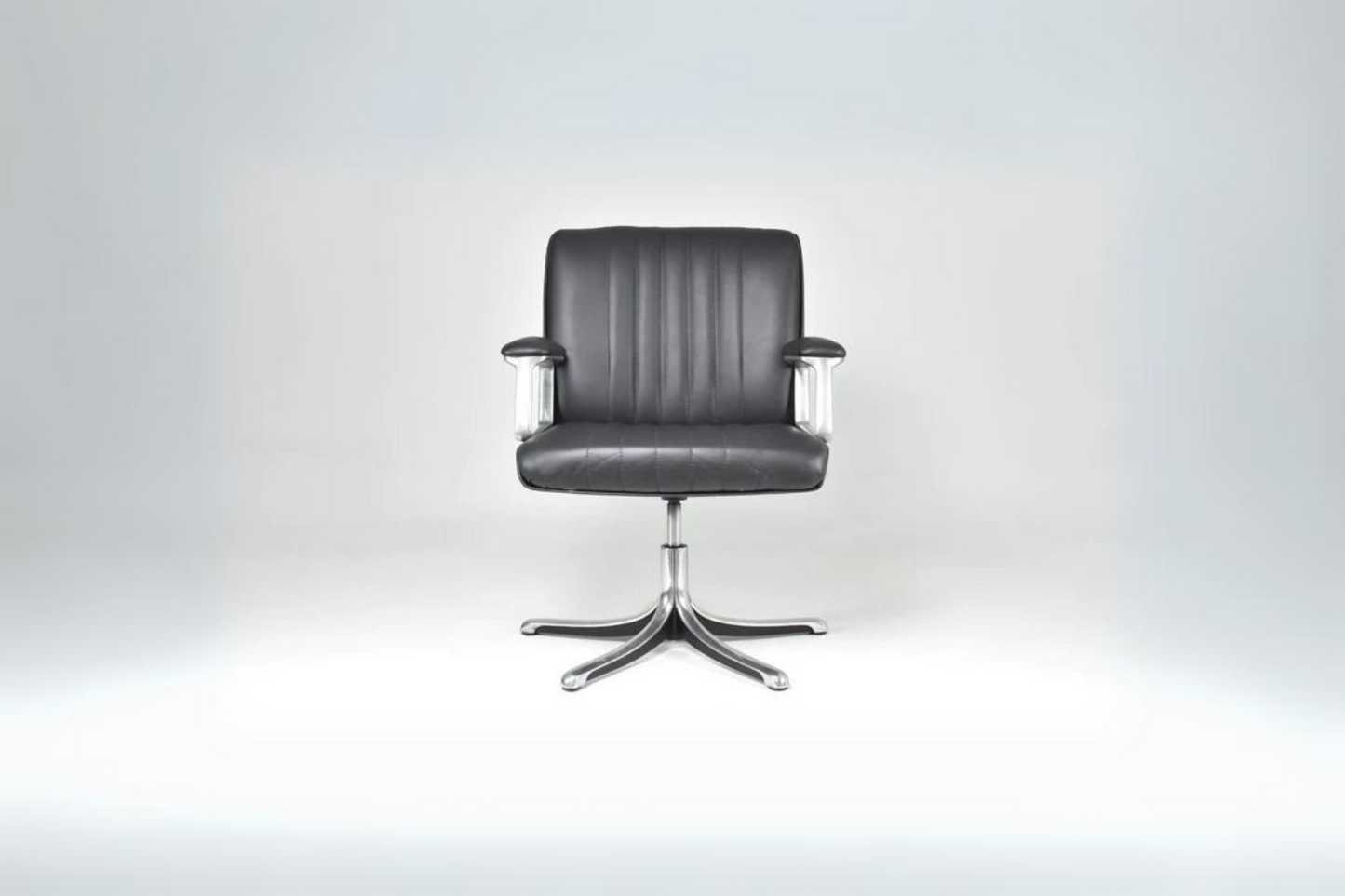 Italian Mid-century Executive Office Chair by Osvaldo Borsani for Tecno, 1960's