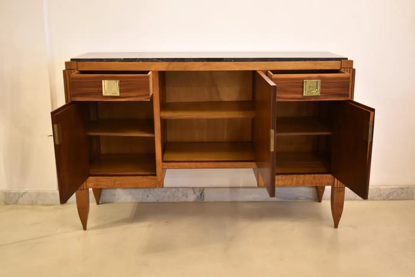 Buffet en bois français des années 1930 par André Sornay