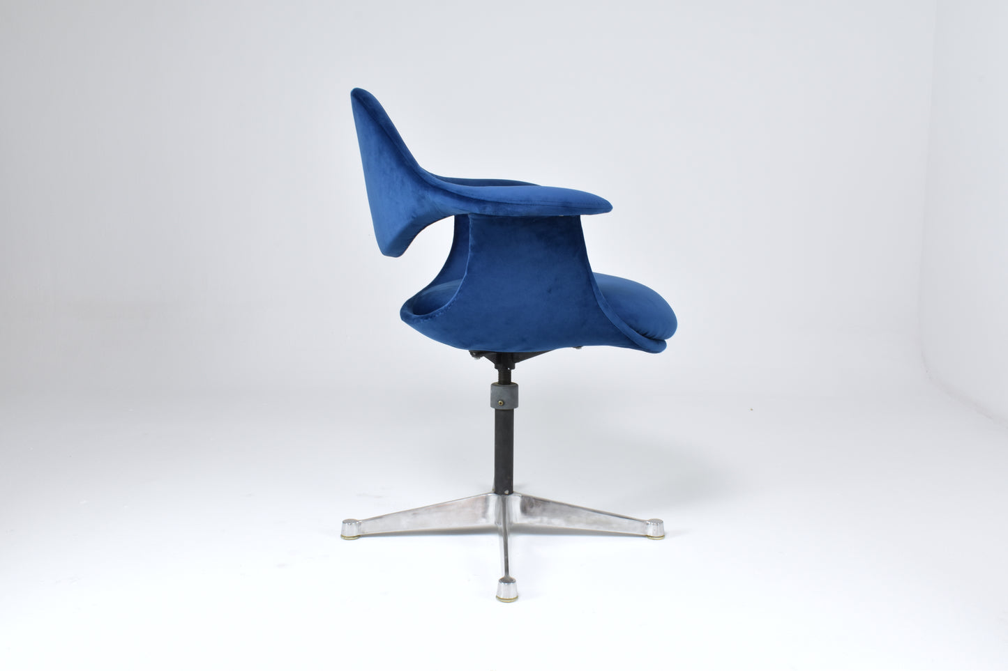 Fauteuil en velours et aluminium par George Nelson, États-Unis, années 1964