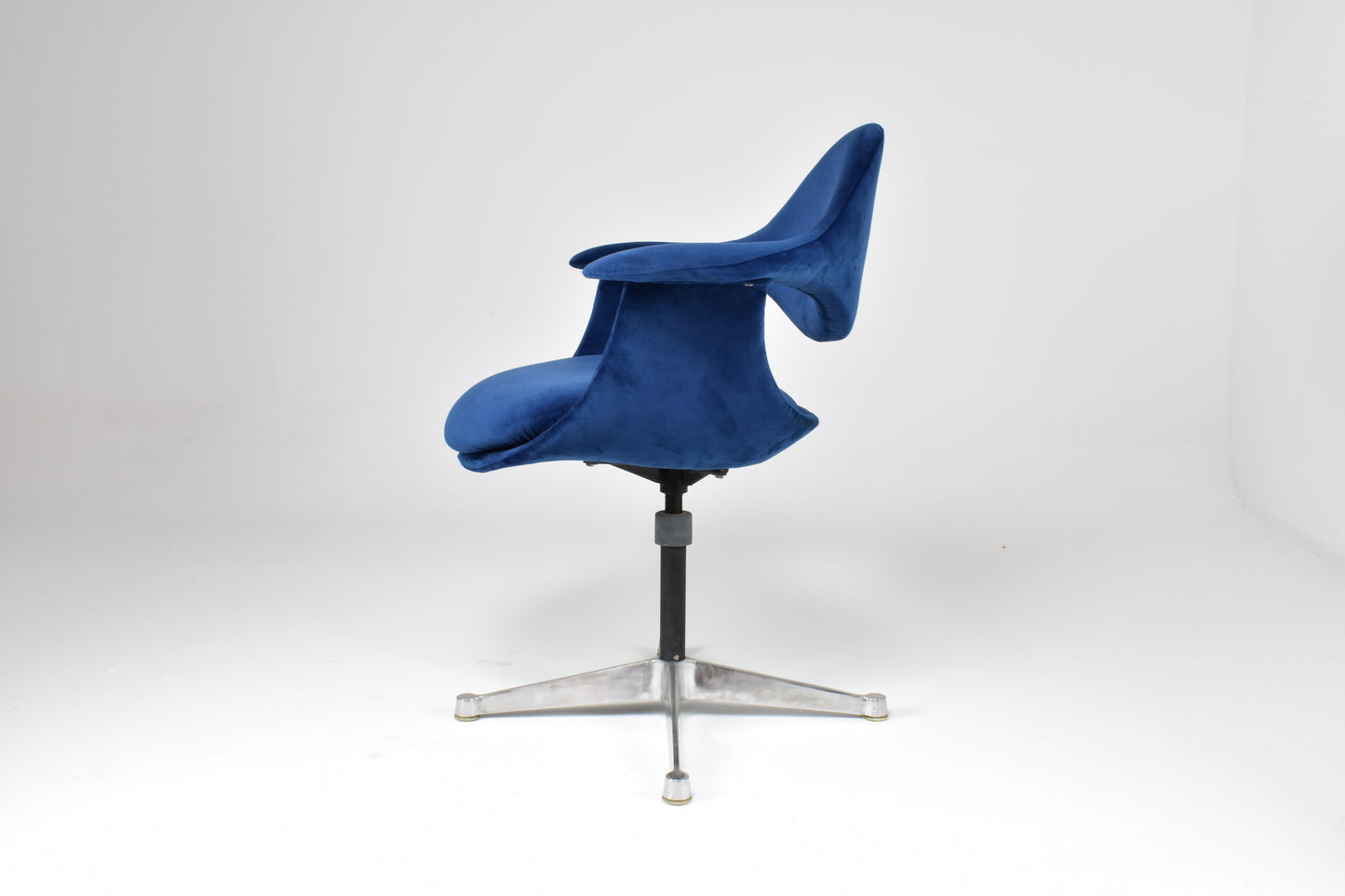 Fauteuil en velours et aluminium par George Nelson, États-Unis, années 1964