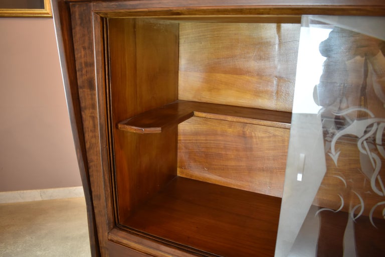 Italian Vintage Mid-Century Modern Glass-Fronted Cabinet, 1950s