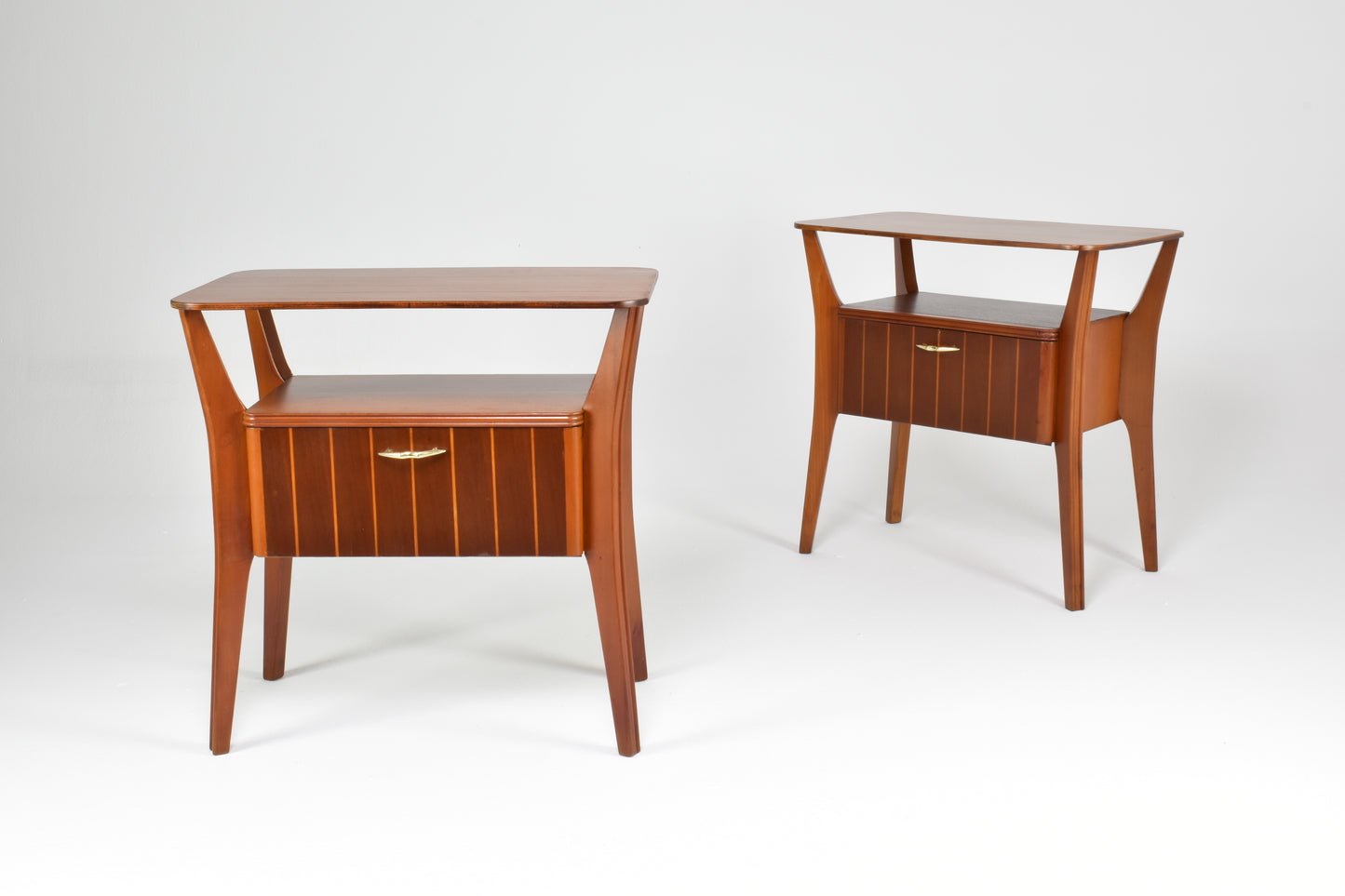 Paire de tables de nuit en érable italien attribuées à Gio Ponti pour Cantu, années 1950