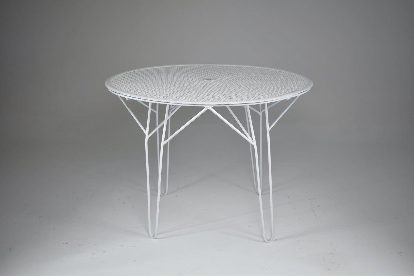 Table de jardin Mathieu Mategot des années 1950