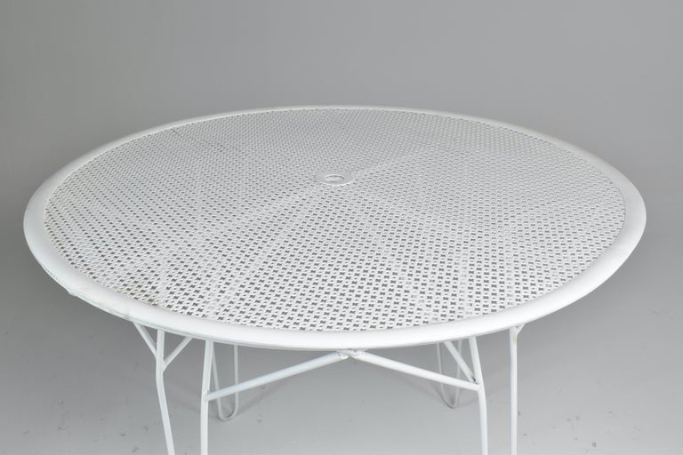 Table de jardin Mathieu Mategot des années 1950