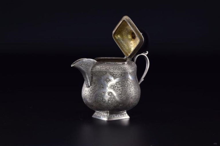 Petite théière traditionnelle en argent sterling des années 1950