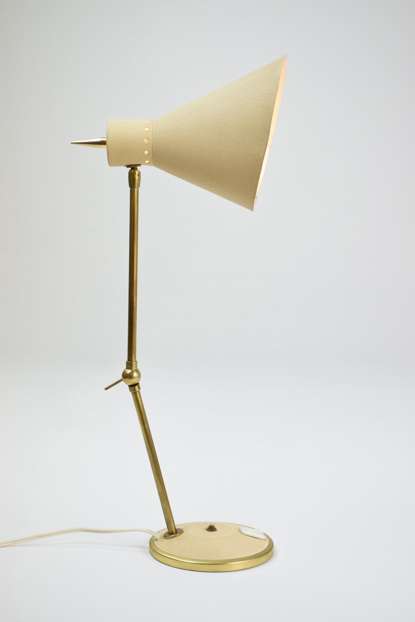 Articulating Brass and Enameled Aluminium Desk Lamp, 1960's - Spirit Gallery 