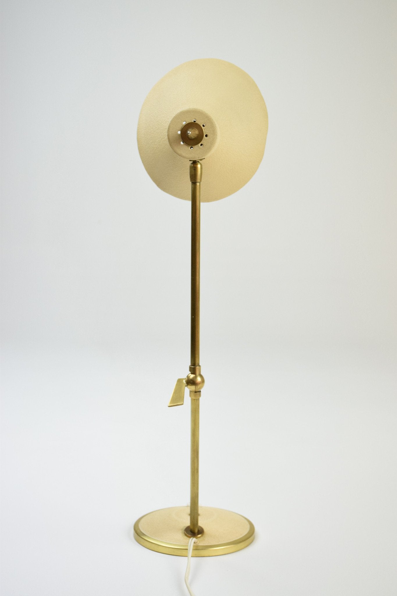 Articulating Brass and Enameled Aluminium Desk Lamp, 1960's - Spirit Gallery 