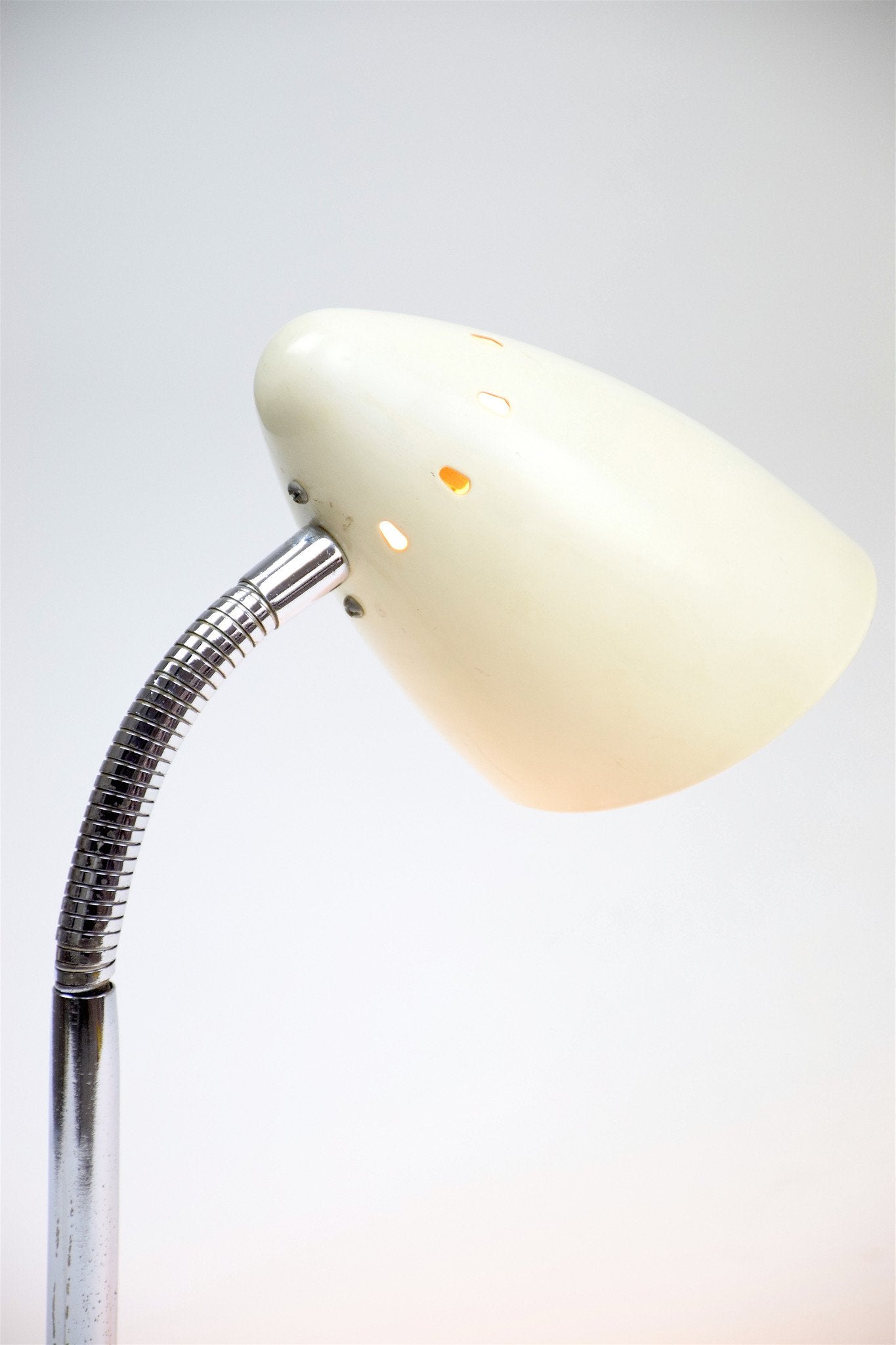 Articulating Desk Lamp in White Enameled Steel - Spirit Gallery 